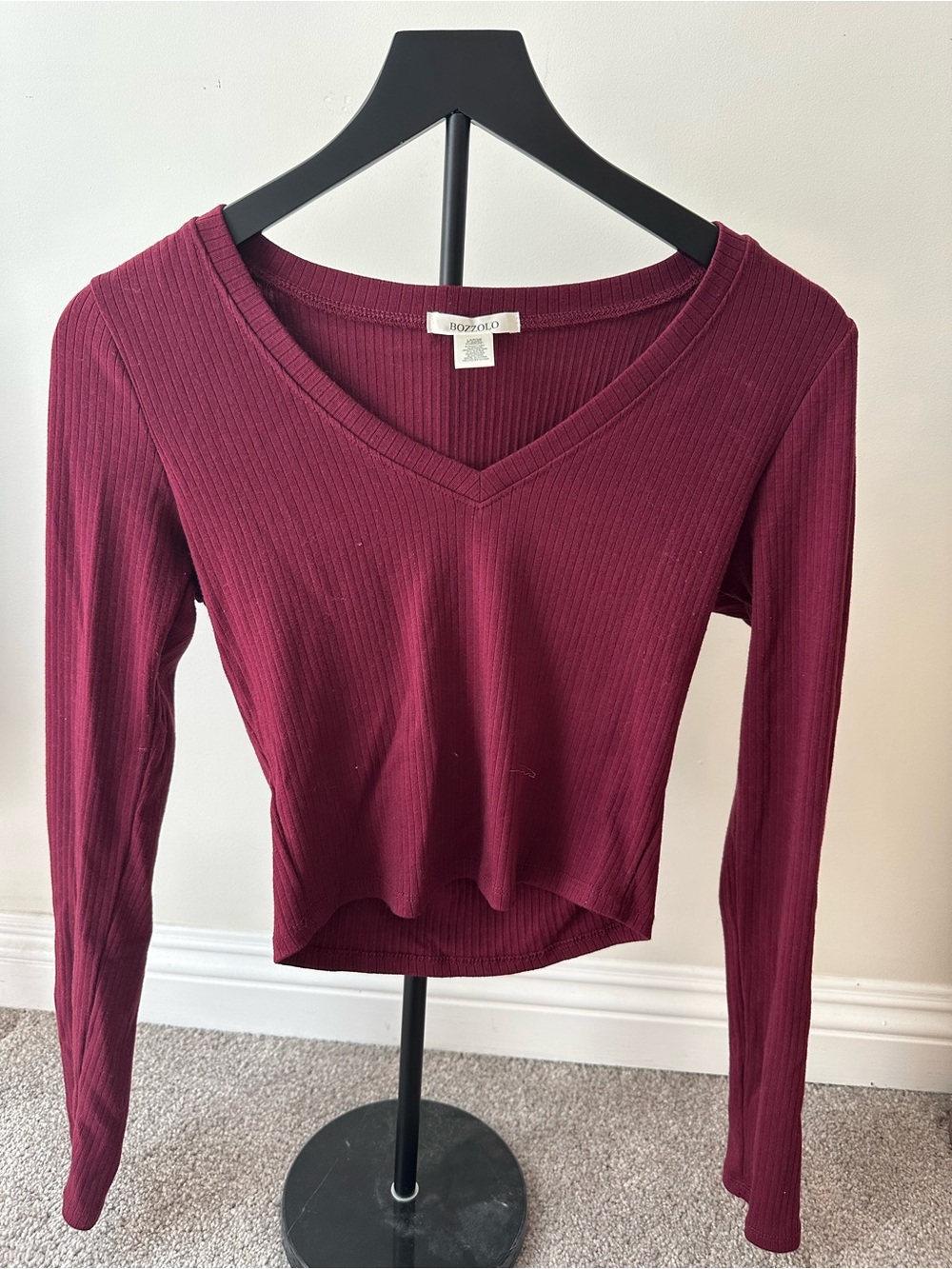 Bozzolo Ribbed V-Neck Long Sleeve Top in Burgundy